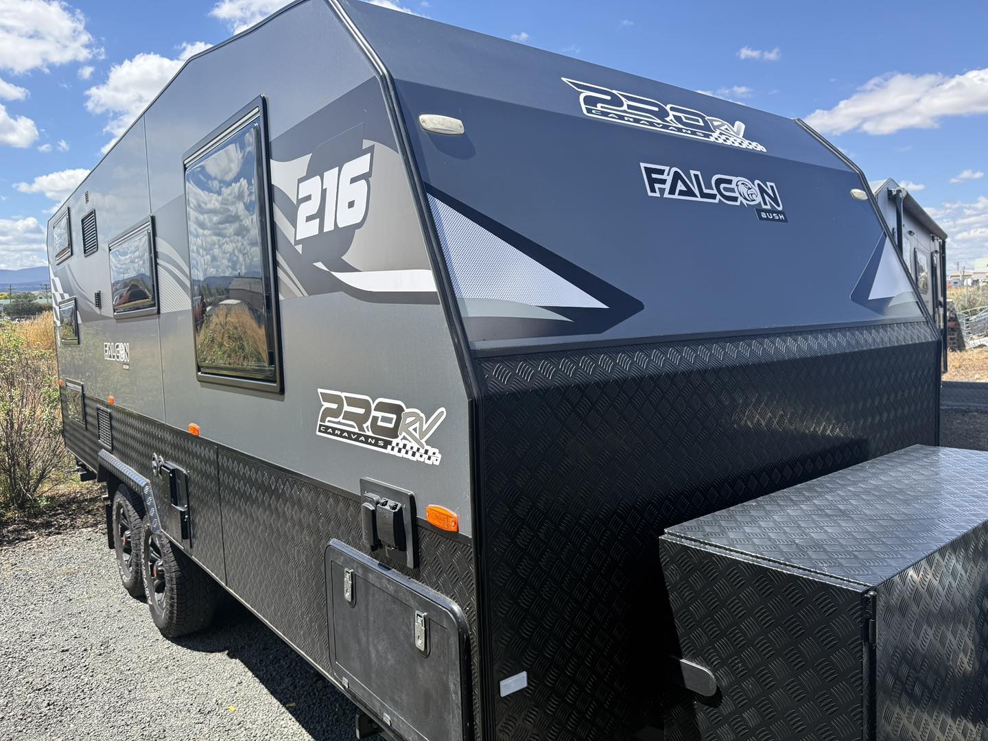 Pro RV Family Falcon Bush - Image 9