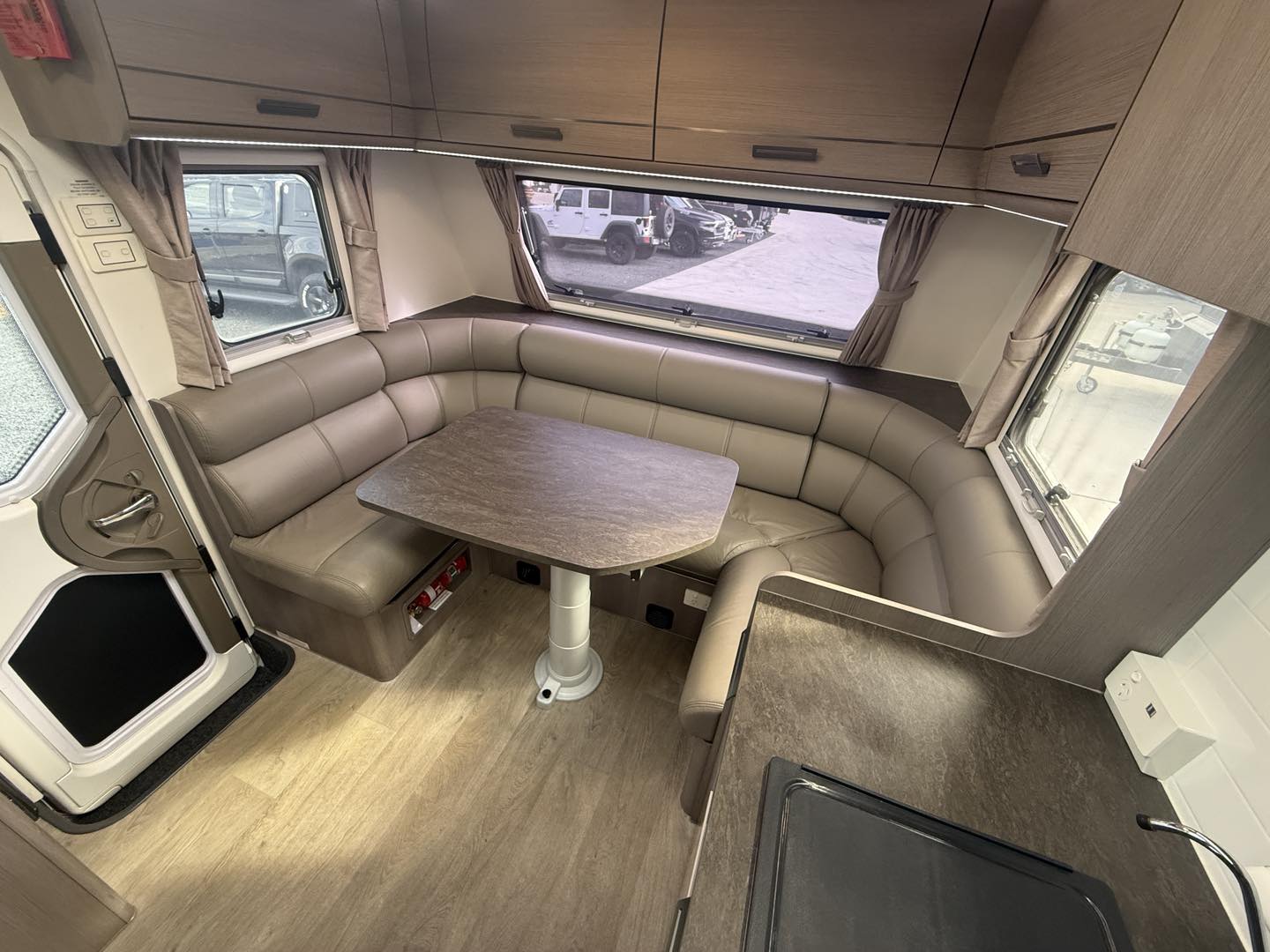 Jayco Silverline Slide out - Image 4