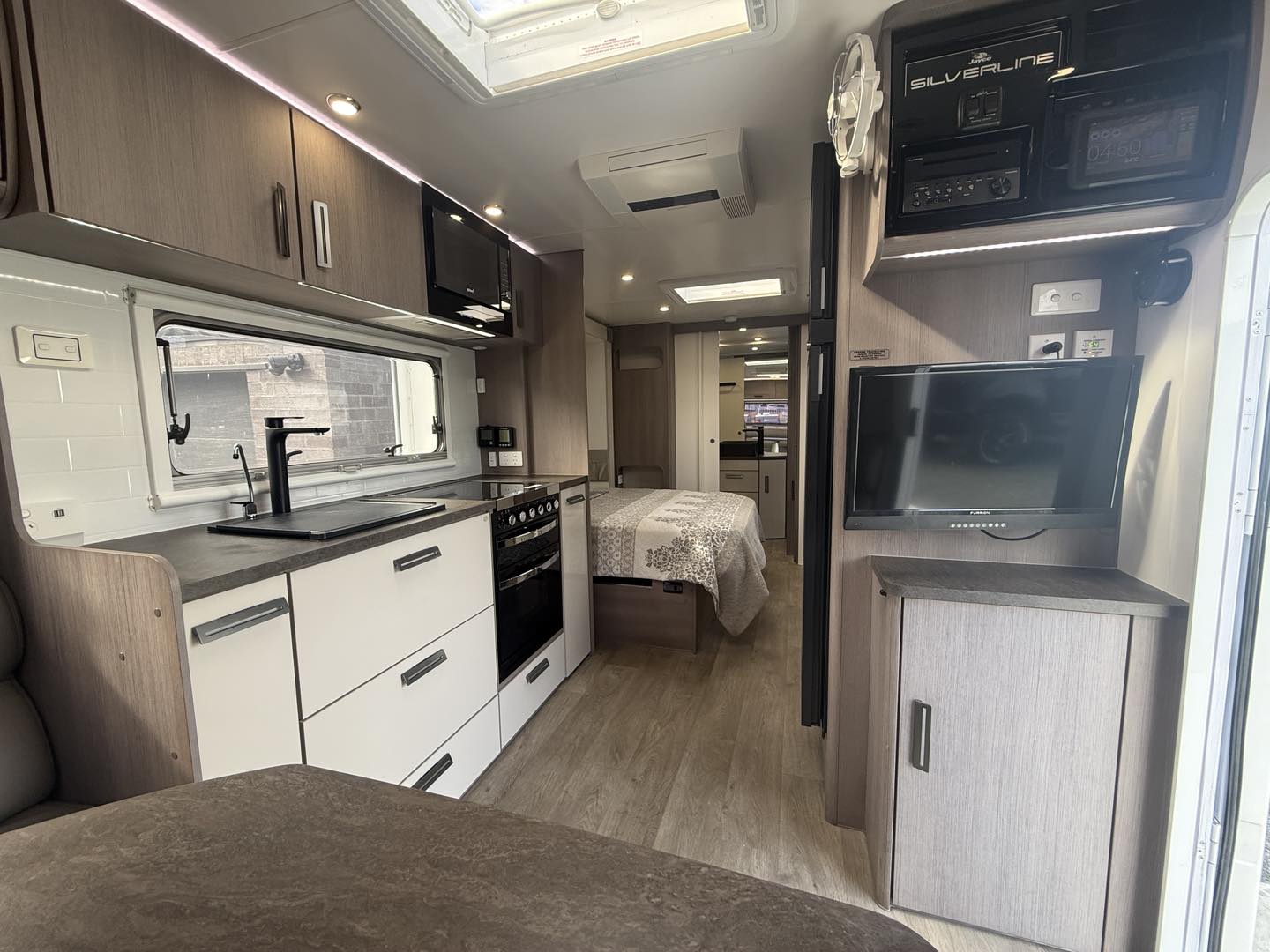 Jayco Silverline Slide out - Image 2