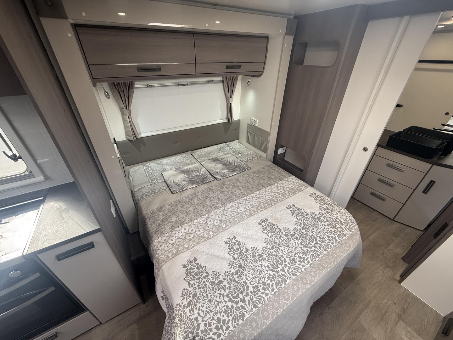 Jayco Silverline Slide out - Image 5