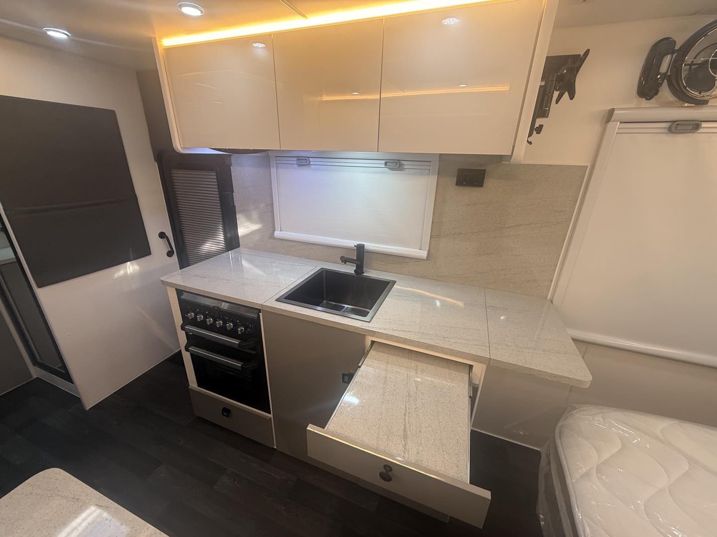 Hike RV Atom - Image 2