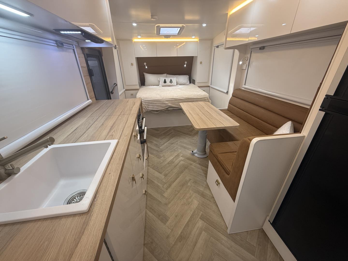 Hike RV Grand Rover Double Bunk Family Caravan - Image 4