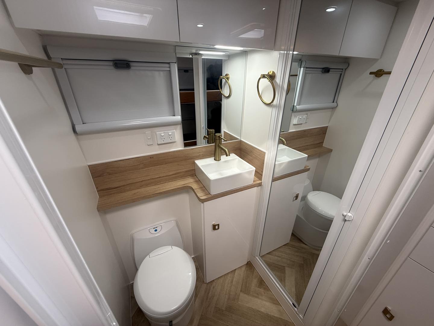 Hike RV Grand Rover Double Bunk Family Caravan - Image 6