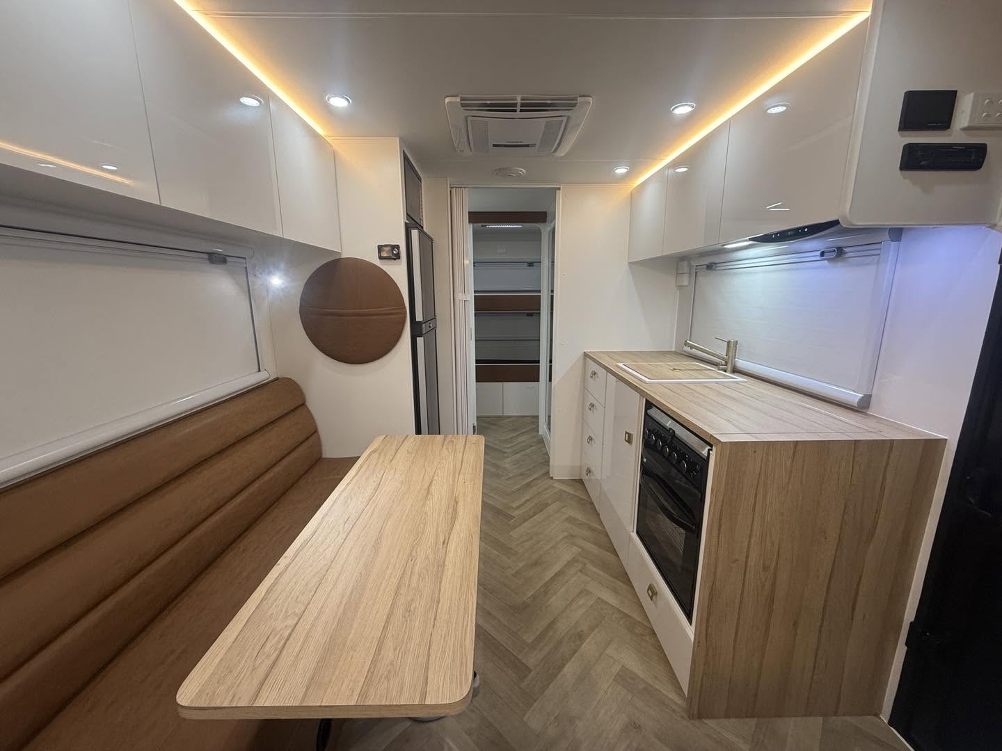 Hike RV Grand Rover Double Bunk - NEW LAYOUT - Image 5