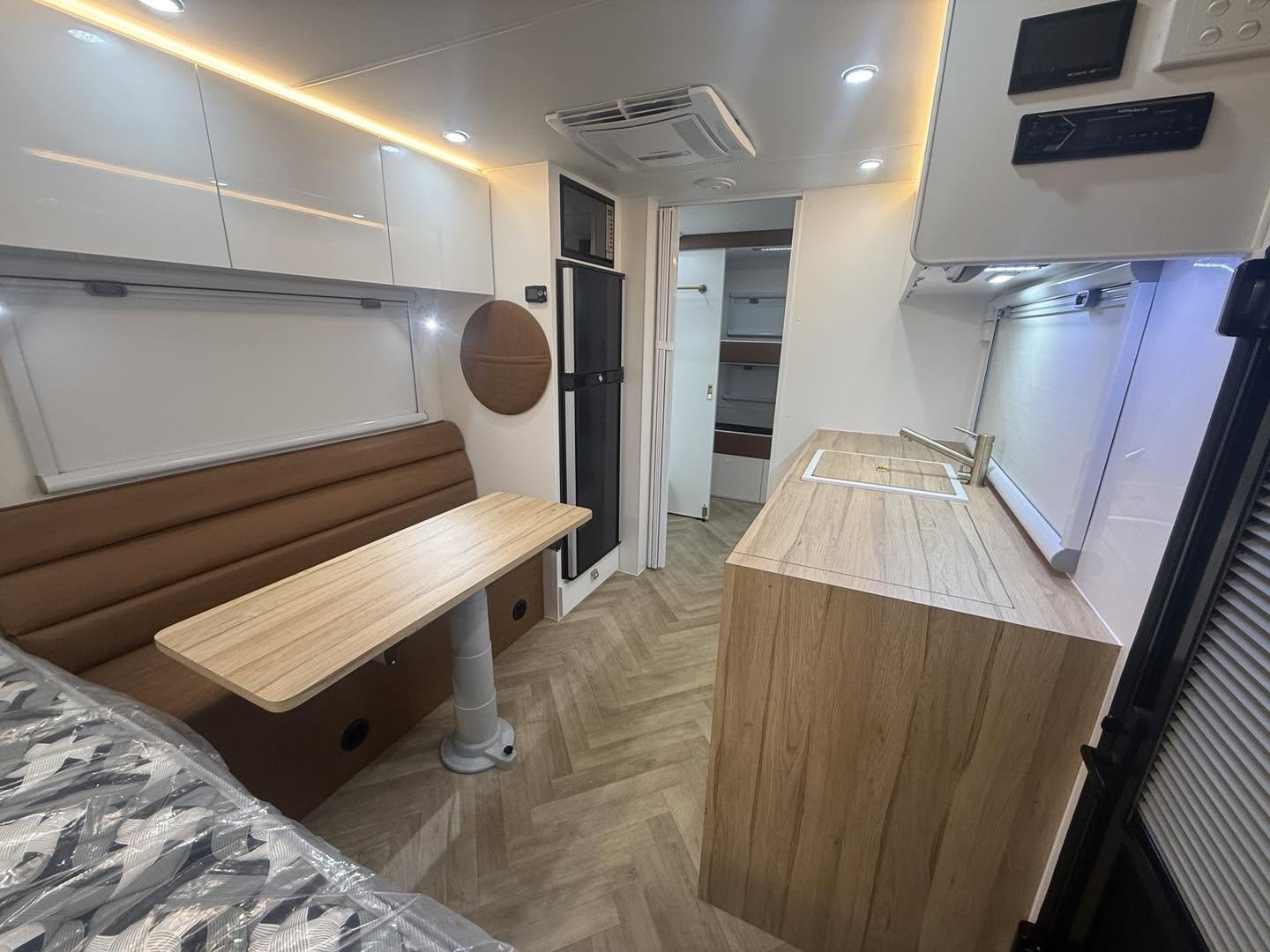 Hike RV Grand Rover Double Bunk - NEW LAYOUT - Image 4